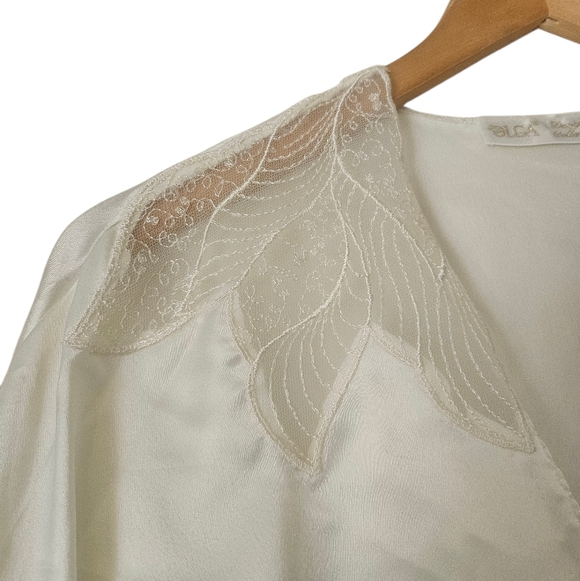 NWT Olga Designer Collection Vintage Ivory Romantic Lace Kimono Short Robe Sz M - Picture 4 of 10